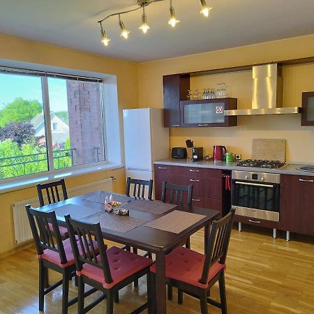 Spacious & Cozy Apartment With Forest View Zapyskis Екстериор снимка
