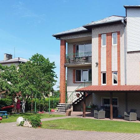 Spacious & Cozy Apartment With Forest View Zapyskis Екстериор снимка