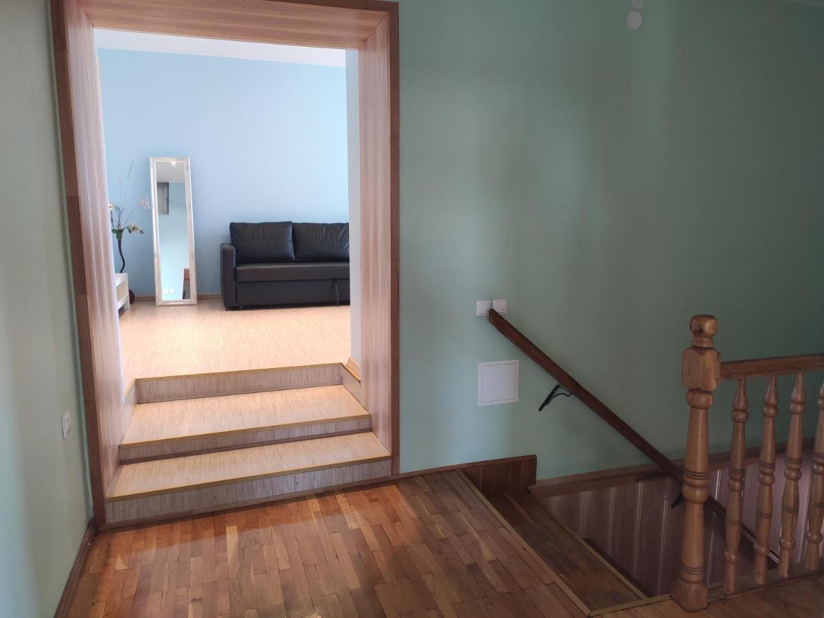Spacious & Cozy Apartment With Forest View Zapyskis Екстериор снимка